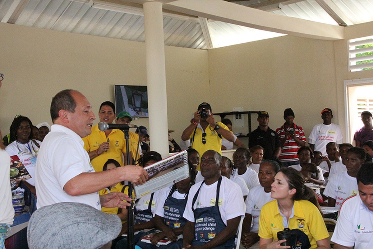 Lanzamiento del libro Kumina ri Palenge pa tó paraje en Palenque, 22 de abril de 2014. Foto: Dtokra / Wikimedia Commons (CC BY-SA 4.0). Recorte 3:2. No es la mesa de consulta previa de 2026.
